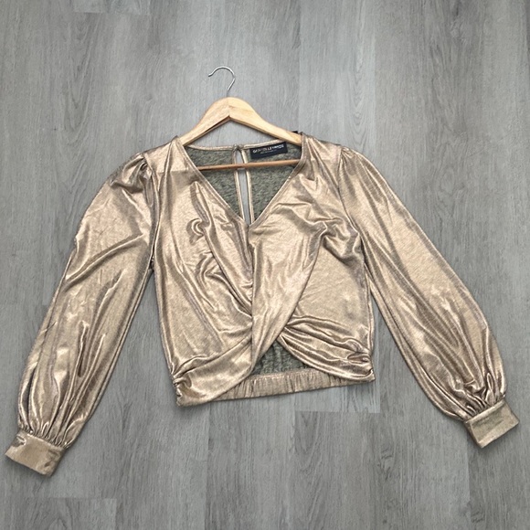 New, No Tags, Beautiful Metallic Rose Gold-Tone V-Neck Twist-Front Top. - Picture 1 of 6